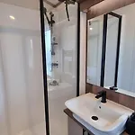 1 Sunset View 公寓