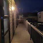 1 Sunset View 公寓